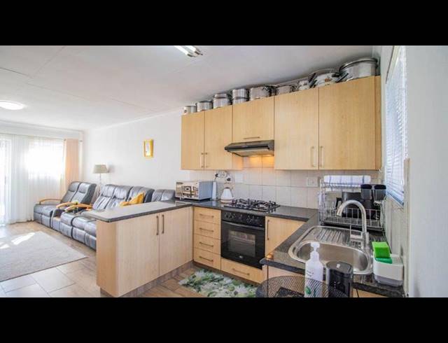 2 BEDROOM SIMPLEX FOR SALE IN GREENSTONE HILL